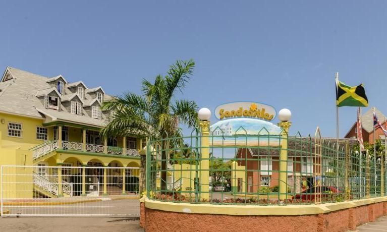 Rosi Ocean Sand Hotel Apt Ocho Rios Buitenkant foto