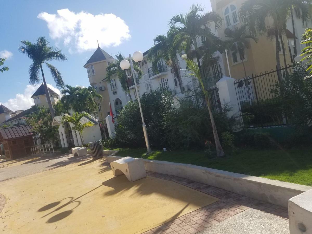 Rosi Ocean Sand Hotel Apt Ocho Rios Buitenkant foto