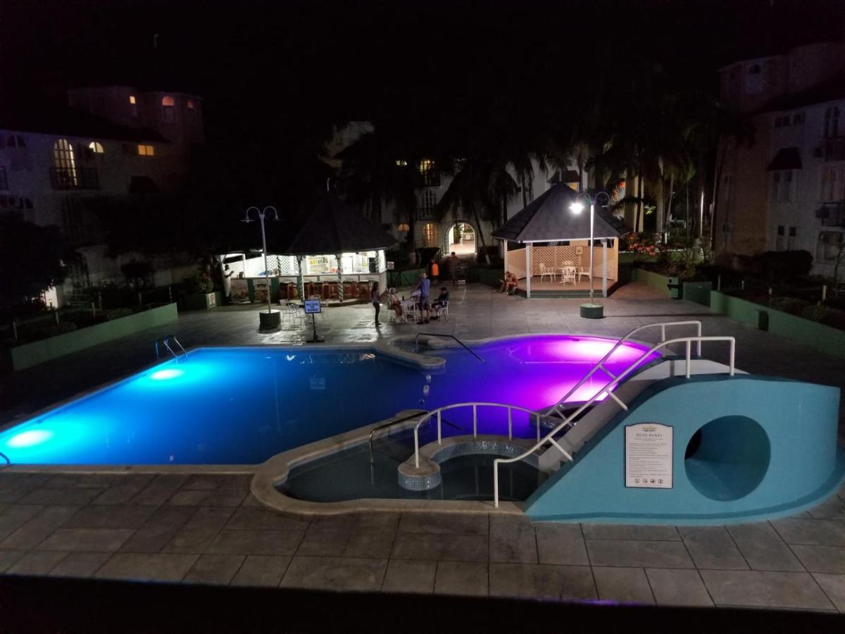 Rosi Ocean Sand Hotel Apt Ocho Rios Buitenkant foto